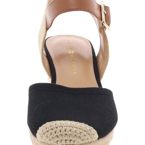 Tommy Hilfiger Women's Nilsa Sandal - Picture 3 of 7